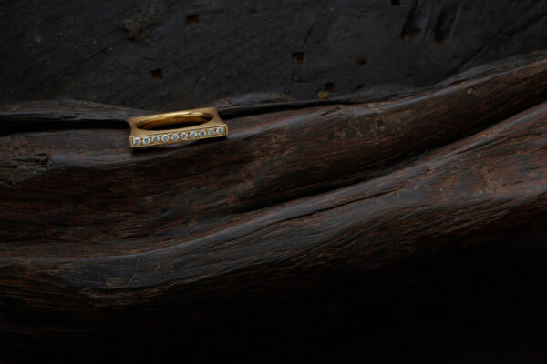 ANATOMY Ring Yellow Gold with Diamonds - Image 2