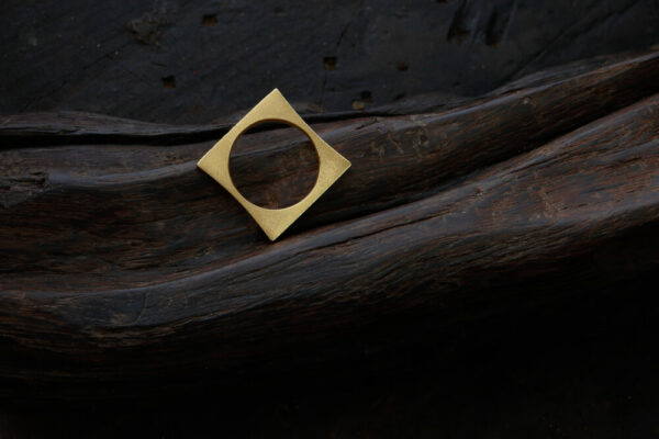 ANATOMY Ring Yellow Gold with Diamonds - Image 3