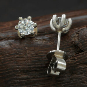 LOTUS FLOWER Studs White Gold with Diamonds