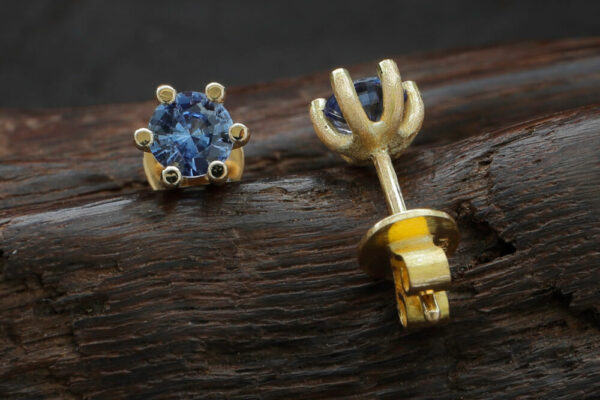 LOTUS FLOWER Studs Yellow Gold with Blue Sapphires
