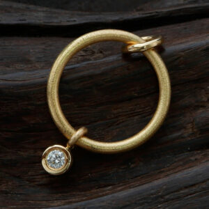 LOTUS POD Pendant on CIRCLE Yellow Gold with Diamond