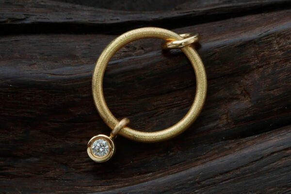 LOTUS POD Pendant on CIRCLE Yellow Gold with Diamond