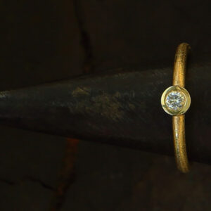 LOTUS POD Ring Yellow Gold with Diamond