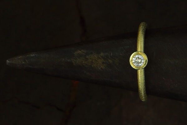 LOTUS POD Ring Green Gold with Diamond