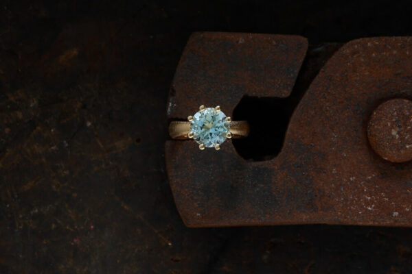 LOTUS FLOWER SOLO Ring Yellow Gold with Aquamarine