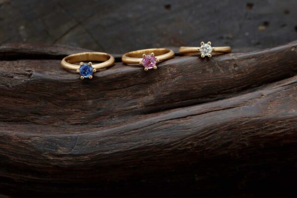 PRINCESS Ring Yellow Gold with Diamond - Image 4