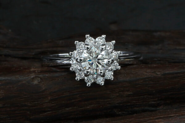 ROSETTE Ring White Gold with Diamonds