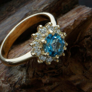 ROSETTE Ring Yellow Gold with Aquamarine and Diamonds