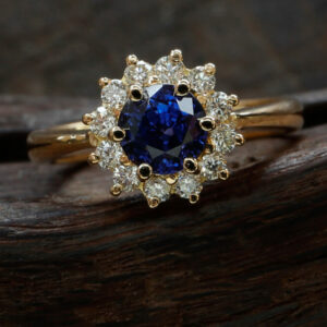 ROSETTE Ring Yellow Gold with Blue Sapphire and Diamonds