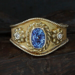 TIBET WOMAN Ring Yellow Gold with Blue Sapphire and Diamonds