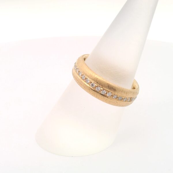 FULL CIRCLE wide Ring Yellow Gold with Diamonds - Image 3