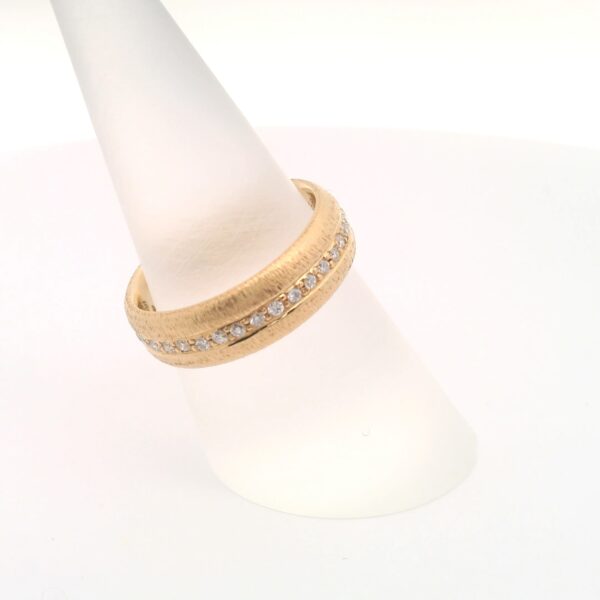 FULL CIRCLE wide Ring Yellow Gold with Diamonds - Image 2