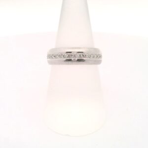 FULL CIRCLE wide Ring palladium alloyed with Diamonds